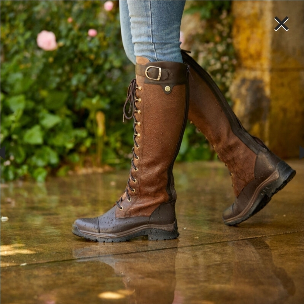 Ariat Brown Lace-Up Women's Boots